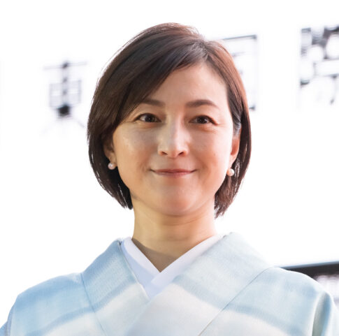 広末涼子さん(第35回東京国際映画祭レッドカーペット)