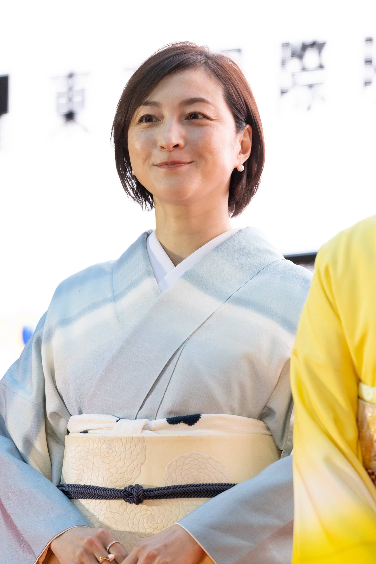 広末涼子さん 映画祭レッドカーペットでの別カット