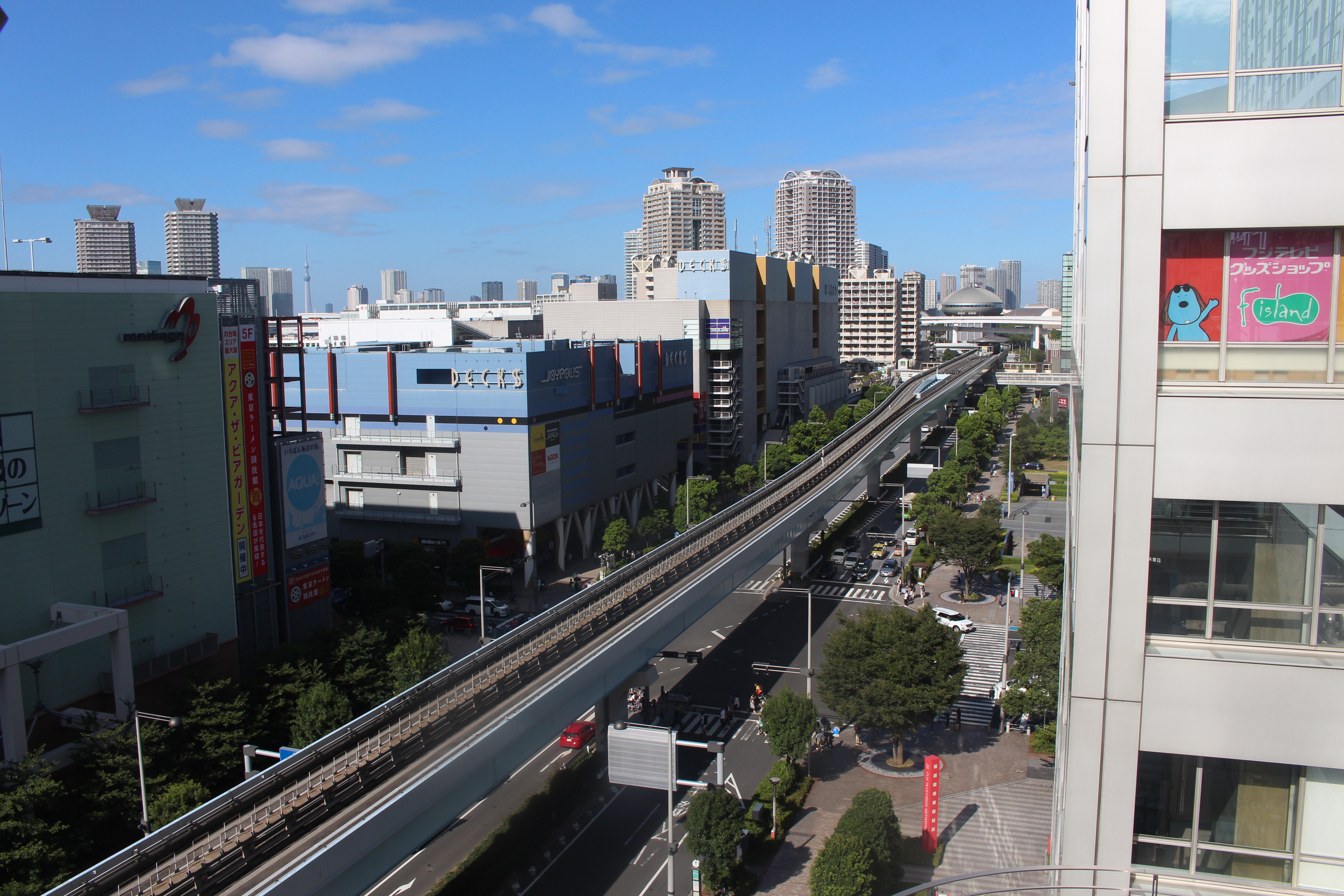 東京・お台場のウォーターフロント風景