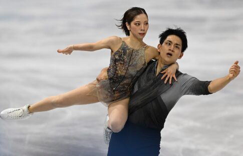 ミラノ・コルティナ五輪ペアフリーで演技する三浦璃来と木原龍一