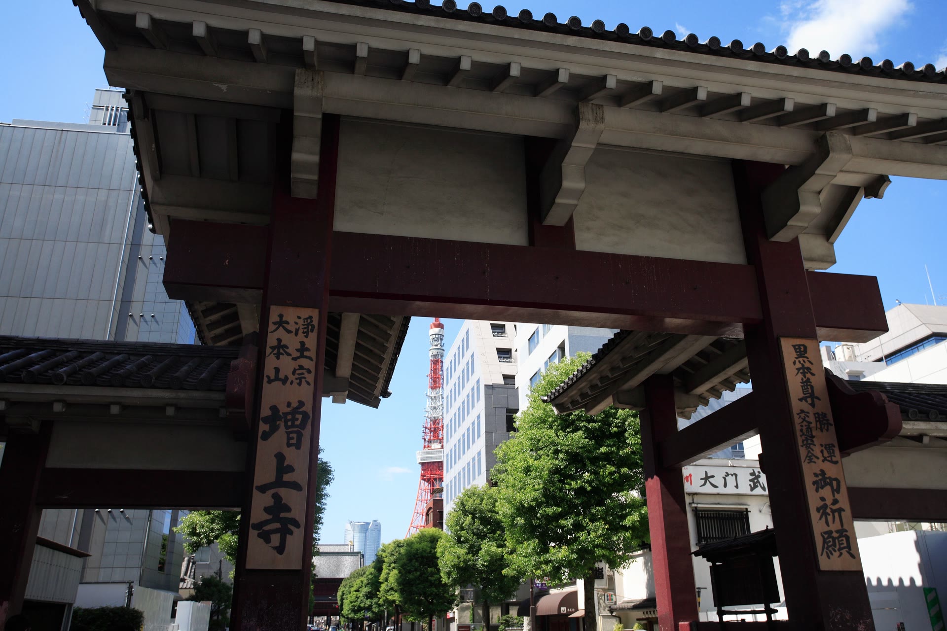 東京都港区の増上寺。KEY TO LITがCDデビューをサプライズ発表した会場